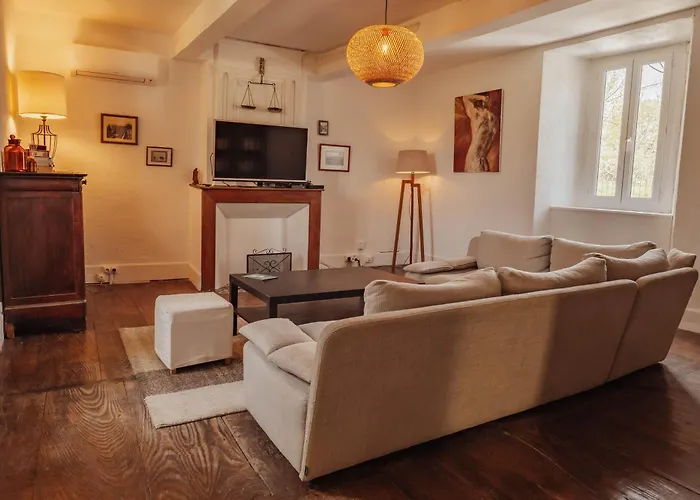 Maison De Caractère Au Pied Des Pyrénées * Estadens